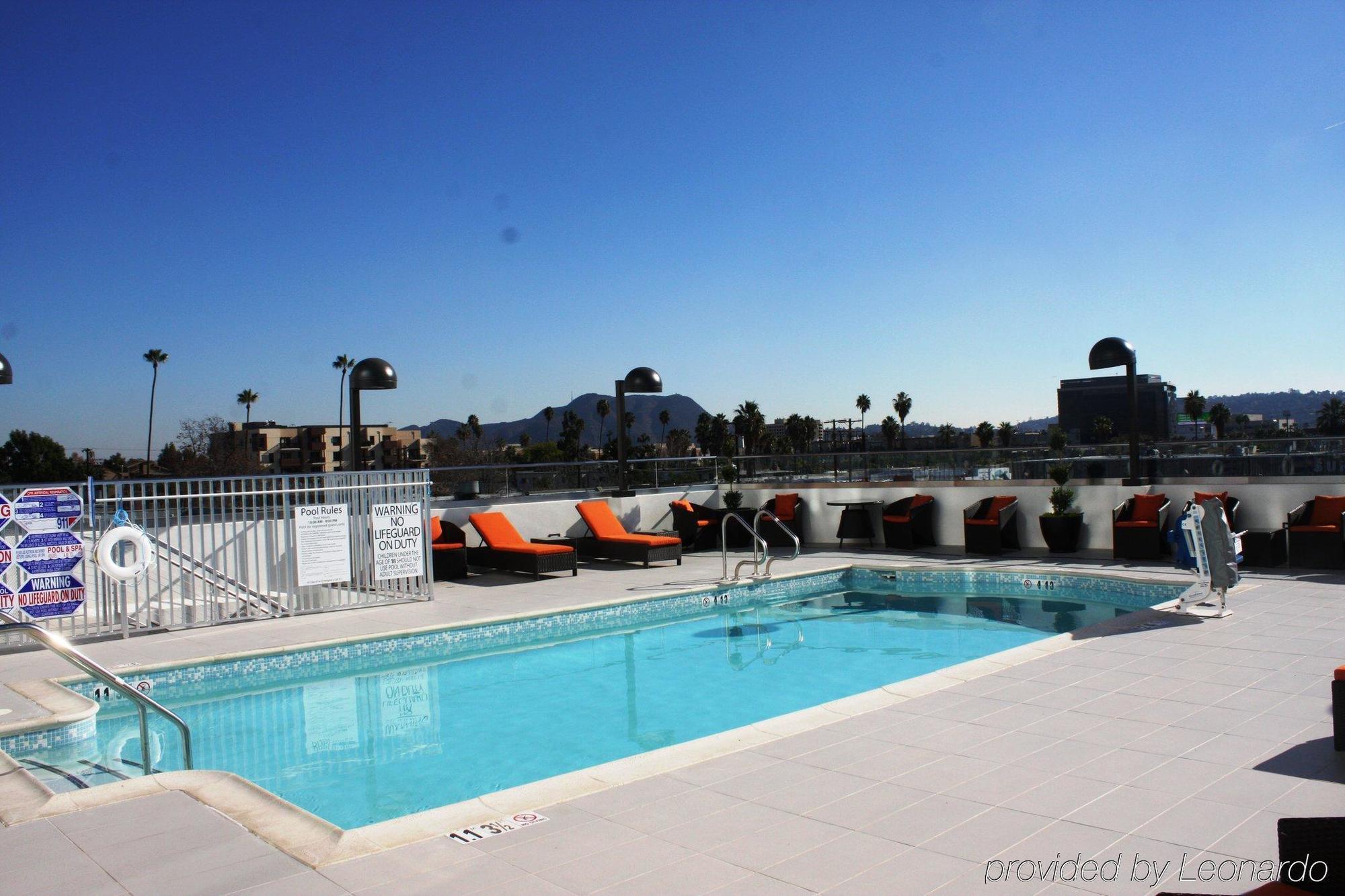 Holiday Inn Express North Hollywood - Burbank Area, An Ihg Hotel Los Angeles Exterior photo